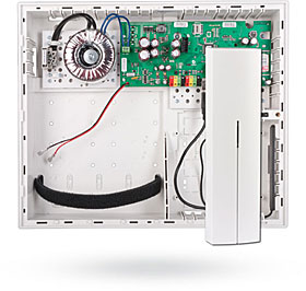 Ústředna se zabudovaným 3G/LAN komunikátorem a rádiovým modulem