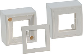 Krabice na povrch pro dvojzásuvku včetně rámečku, vnější rozměr 80x80 bílá