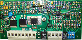 Zdrojový modul dobíječe a omezovače se signalizačními reléovými výstupy